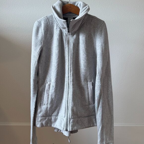 ✨ Lululemon En Route Jacket – Light Grey  Size 8–10 (No Tag) Excellent Condition - Picture 3 of 15